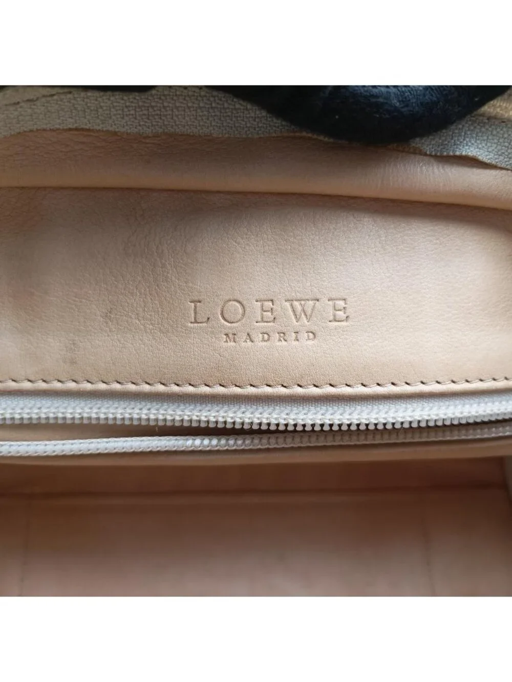 Loewe brand color